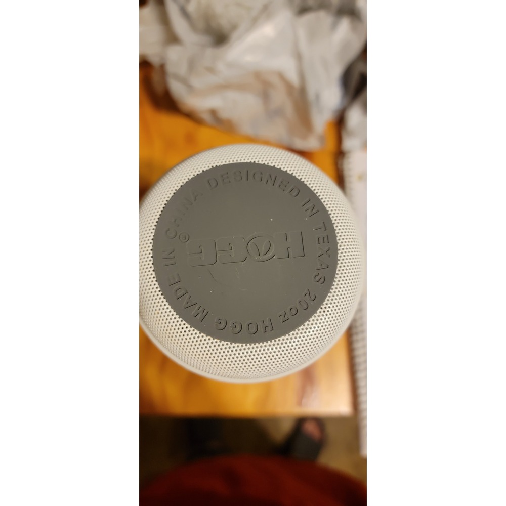 HOGG 20oz Starbucks Beach Glitter Tumbler with Built-in Bluetooth Speaker Base - Picture 13 of 13